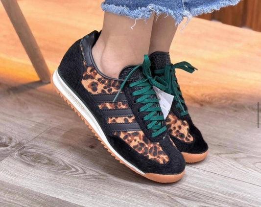 ADIDAS SL